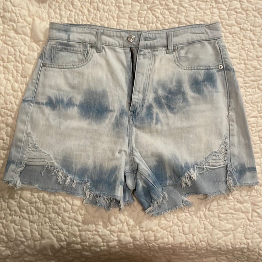 American Eagle distressed high waisted jean shorts